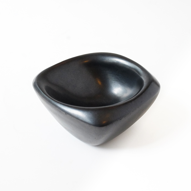 Denyse Gatard Diamond-shaped bowl