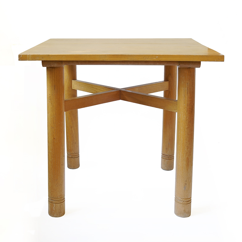 Meribel Square table