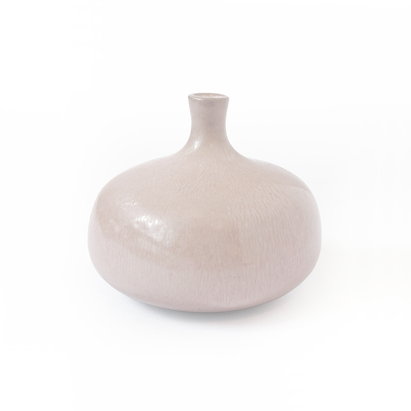 Jacques & Dani Ruelland Graypink Pot